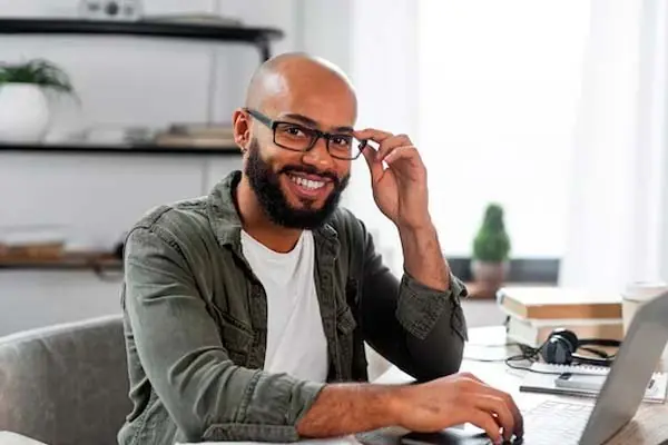 Trabalho homeoffice no ramo de crédito pode render entre 300 e R$8mil em um dia